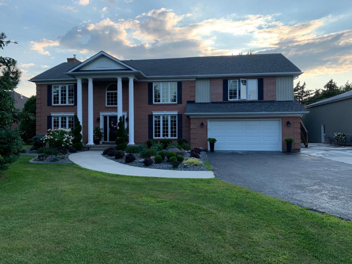 Woodslee Bed And Breakfast Belle River Exterior photo
